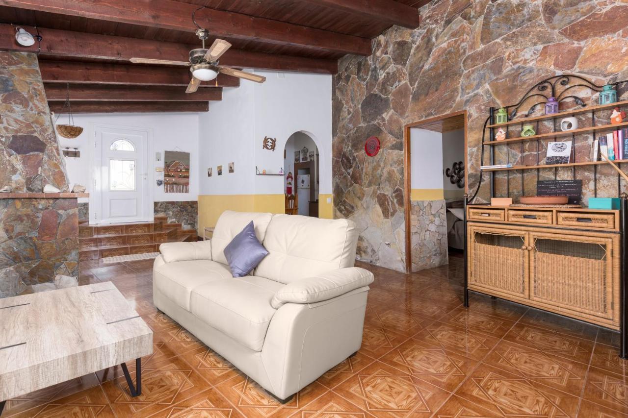 Home2Book Quiet Villa With Private Pool Triquivijate المظهر الخارجي الصورة