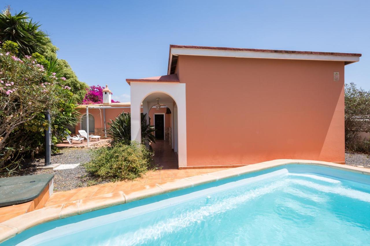 Home2Book Quiet Villa With Private Pool Triquivijate المظهر الخارجي الصورة